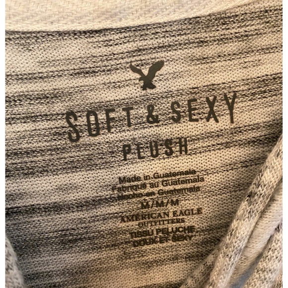 Women’s American Eagle Shirt - Picture 3 of 3